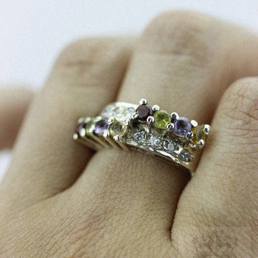 Bague en argent sterling avec grenat péridot taille 6,5 r61 pour la vente par SARAH DESIGNS JEWELRY