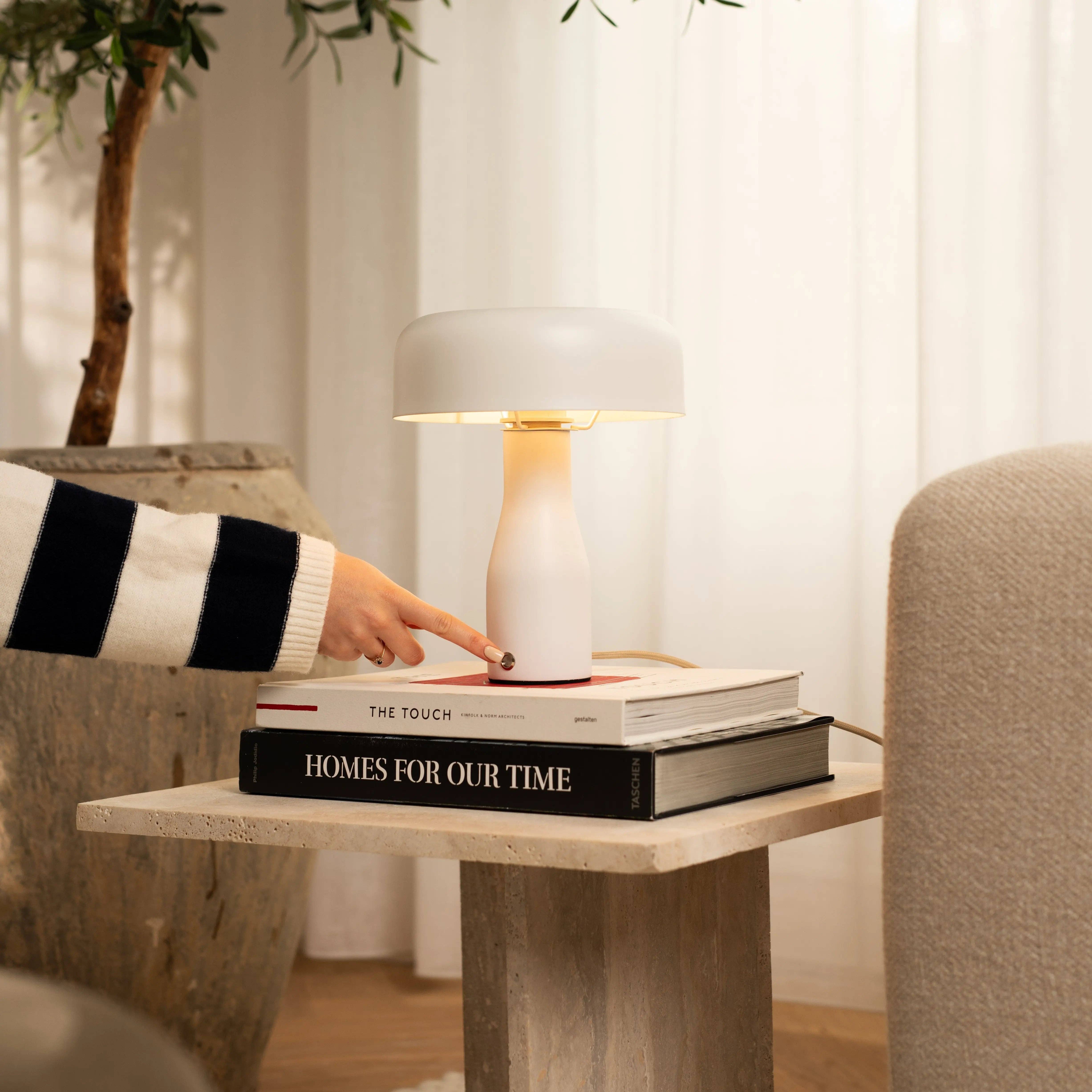 Tavellio - Wholesale Accent/Desk Lamp - Jape White Metal Table Lamp | Timeless Design & Elegant Style1