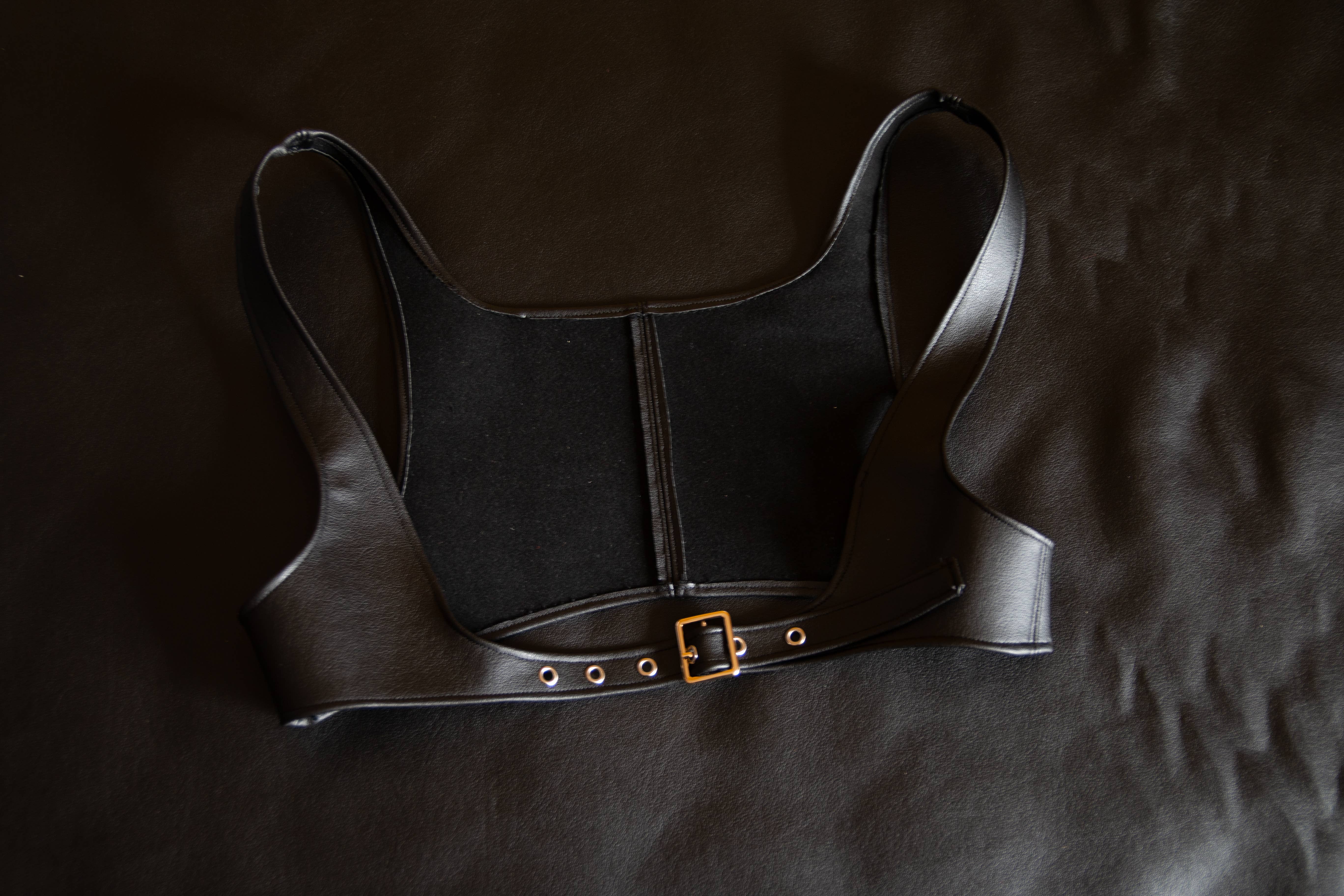 LM by Laura Mir - Wholesale Blouse - Dames - Corset met bandjes van nep leer LM7