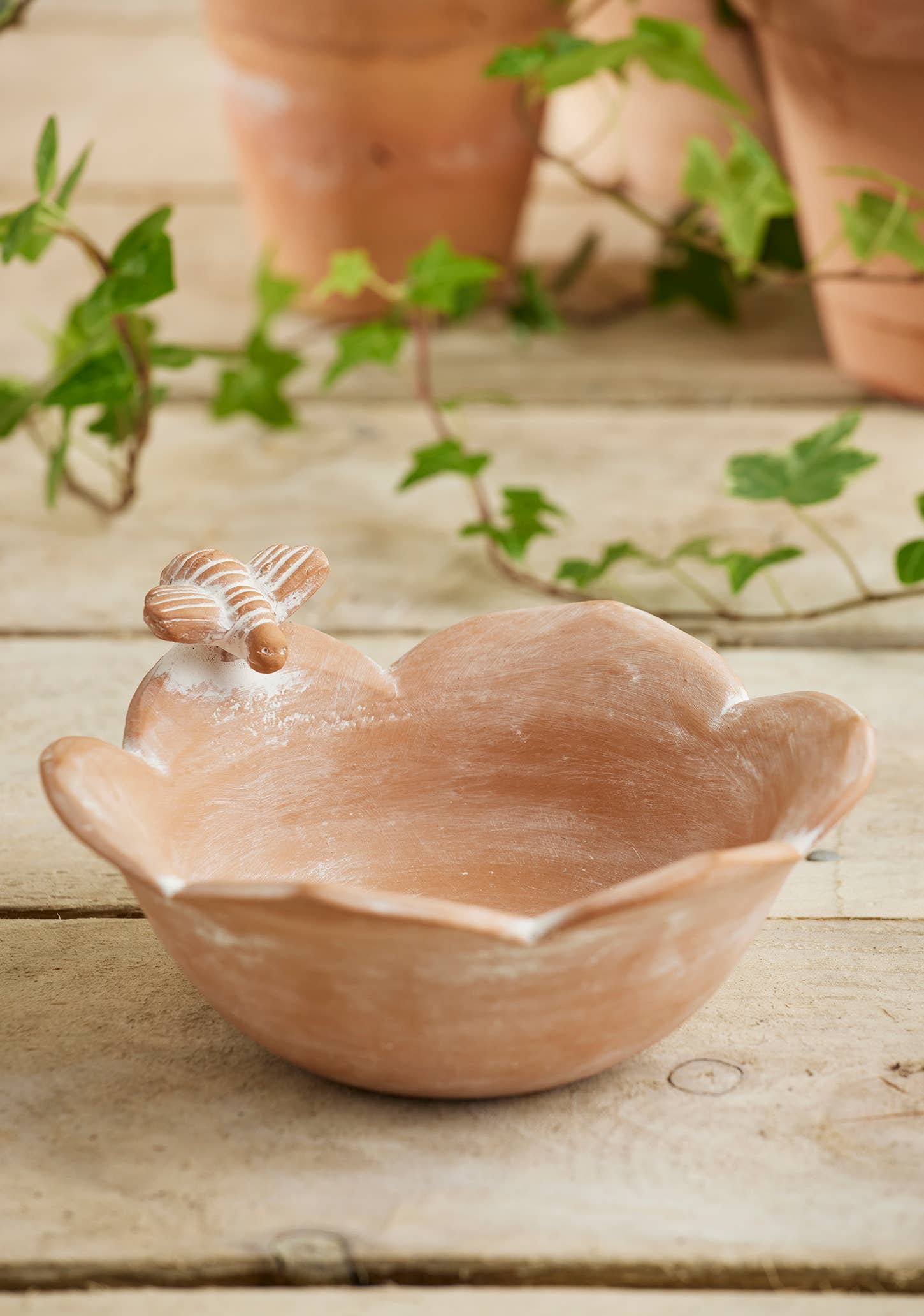 Namaste – wholesale Bird feeder – Terracotta Flower Bird Feeder Bee2