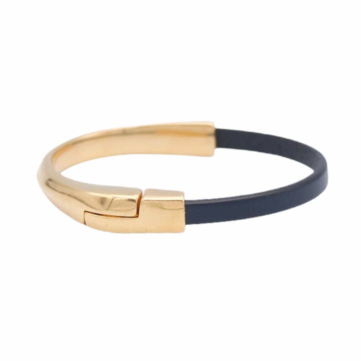 Araracuara - Wholesale Bangle Bracelet - AMACAYACÚ leather bracelet (gold) with magnetic clasp4