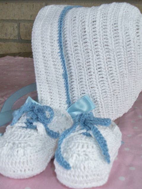 Ensemble chapeau et baskets pour garçons - nouveau-né à 3 mois pour la vente par Especially For Ewe