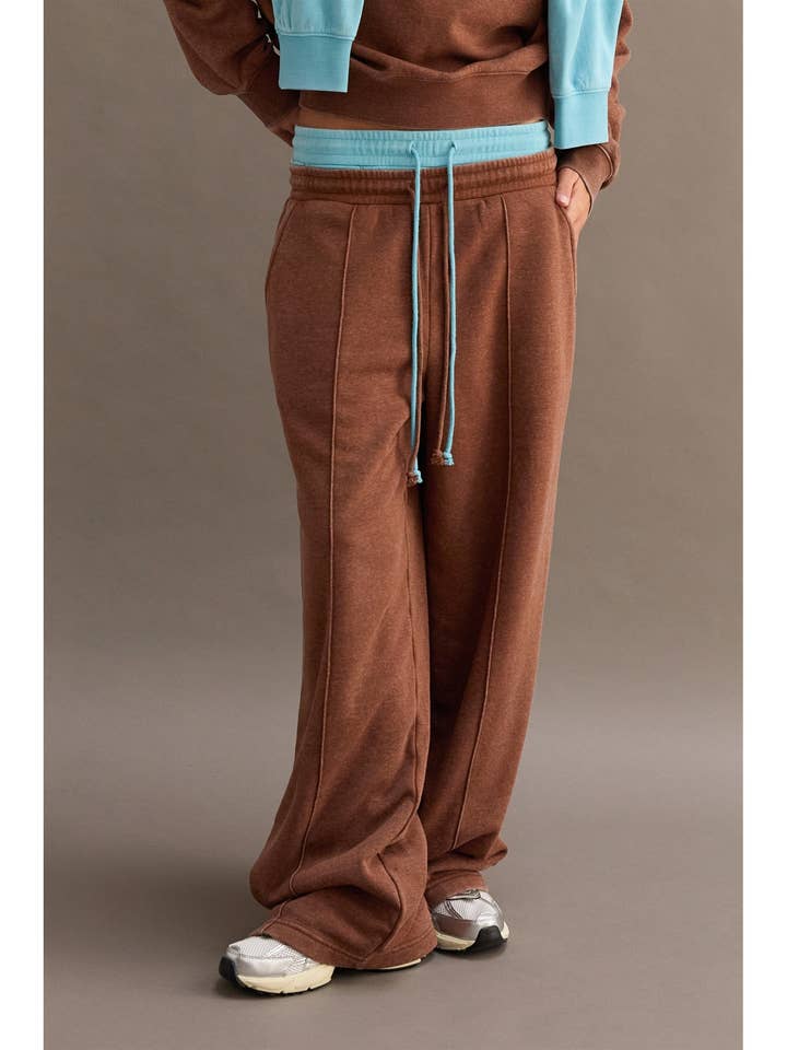 Pantalon à pinces taille haute avec cordon de serrage pour la vente par HYFVE