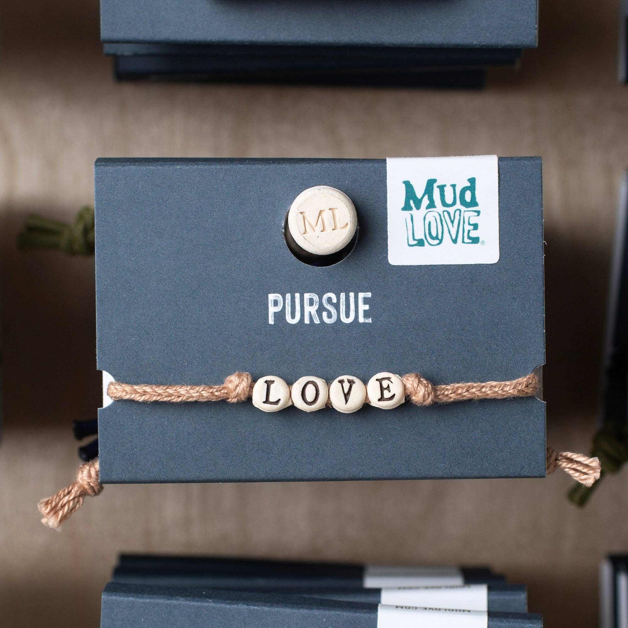 MudLOVE – Großhandel Gewebtes/geflochtenes Armband – LIEBE - Freundschaftsarmband auf handgewebter Baumwollschnur3