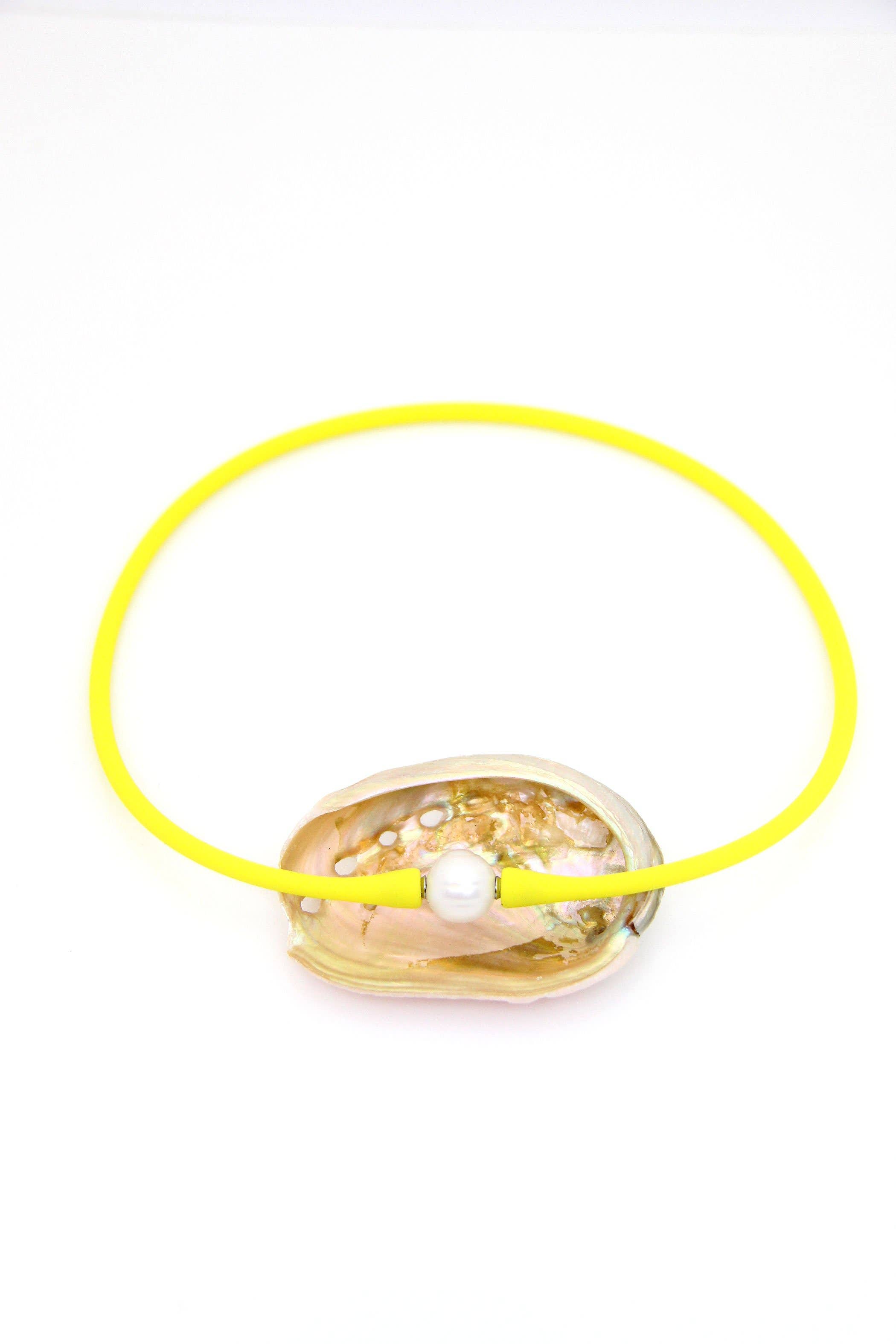 Woman Shops World – wholesale Beaded/pearl necklace – Janis The Pearl Silicone + Pearl Necklaces, Waterproof6