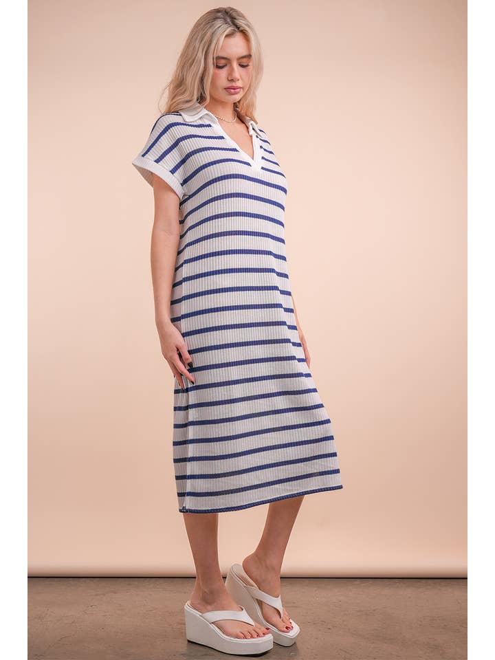 ROST/HAFERFLOCKEN Übergroßes gestreiftes Strick-Midikleid mit Kragen ND31647 für den Großhandel auf Faire15