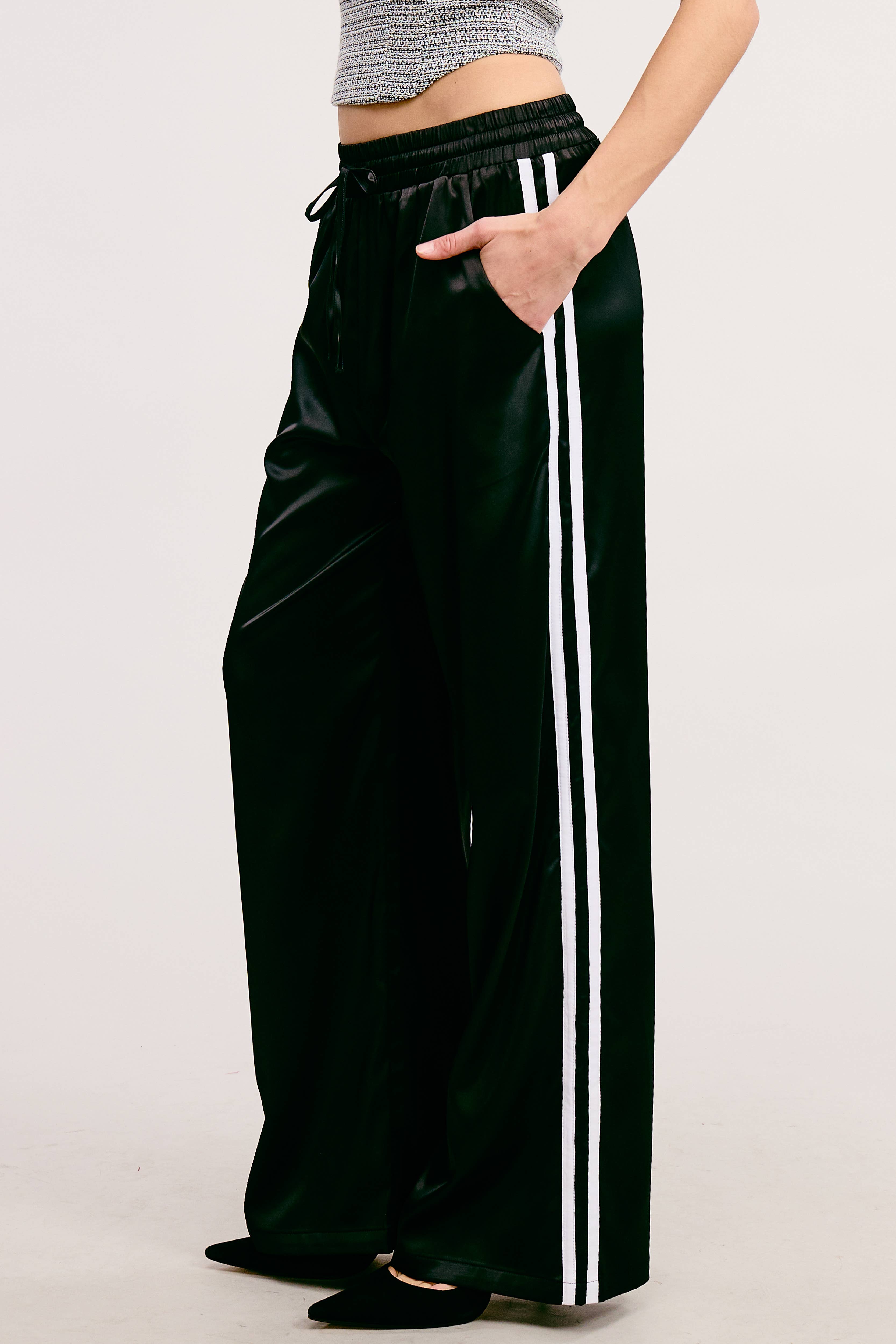 Mimosa - Vente Pantalon – femme - Pantalon de survêtement en satin avec bandes latérales18