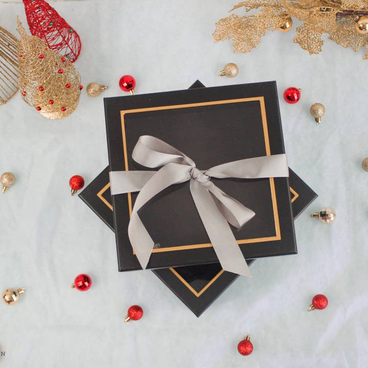 Elegant Design Supply - Wholesale Gift box - Square Gift Box with Clear Lid and Ribbon - Various Colors - For Luxury Flower/ Gift / Chocolate Strawberry Arrangements9