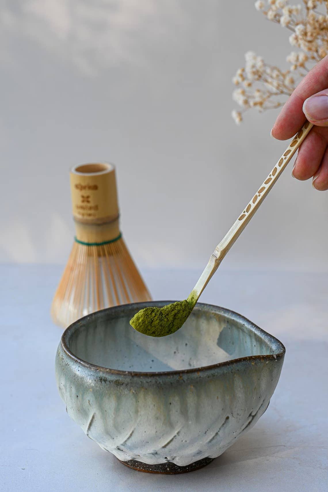 Aprikalife - Wholesale Tea Set - Japanese Matcha Set - 16 oz Ceramic Matcha Bowl with Spout3