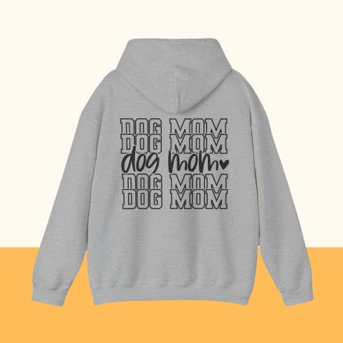 Backprint Heavy Blend™ Hooded Sweatshirt "Dog Mom" für den Großhandel von Pawzlove
