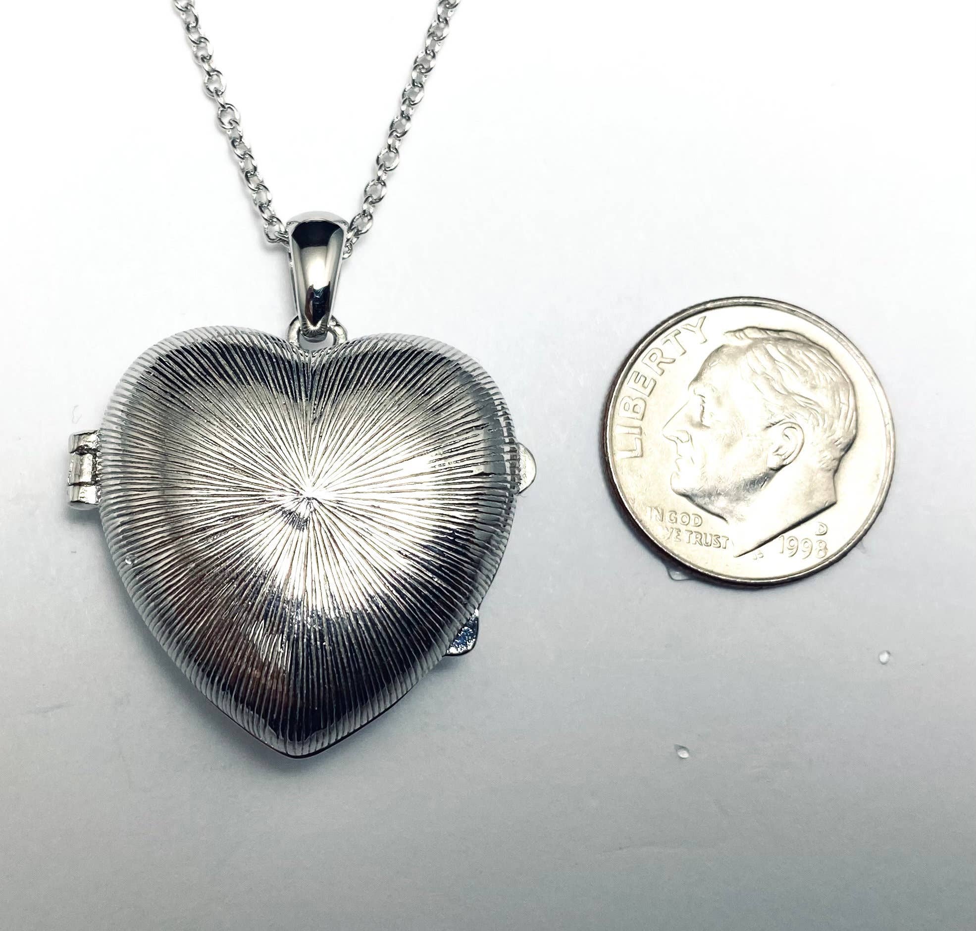 Twan Kee Jewelry - Wholesale Locket Necklace - Shiny Heart-Shaped Antique Sterling Silver Locket Necklace0
