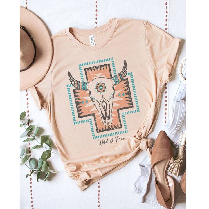 TEE-SHIRT GRAPHIQUE DÉLAVÉ CRÂNE DE TAUREAU LIBRE SAUVAGE AZTÈQUE pour la vente par HRTandLUV