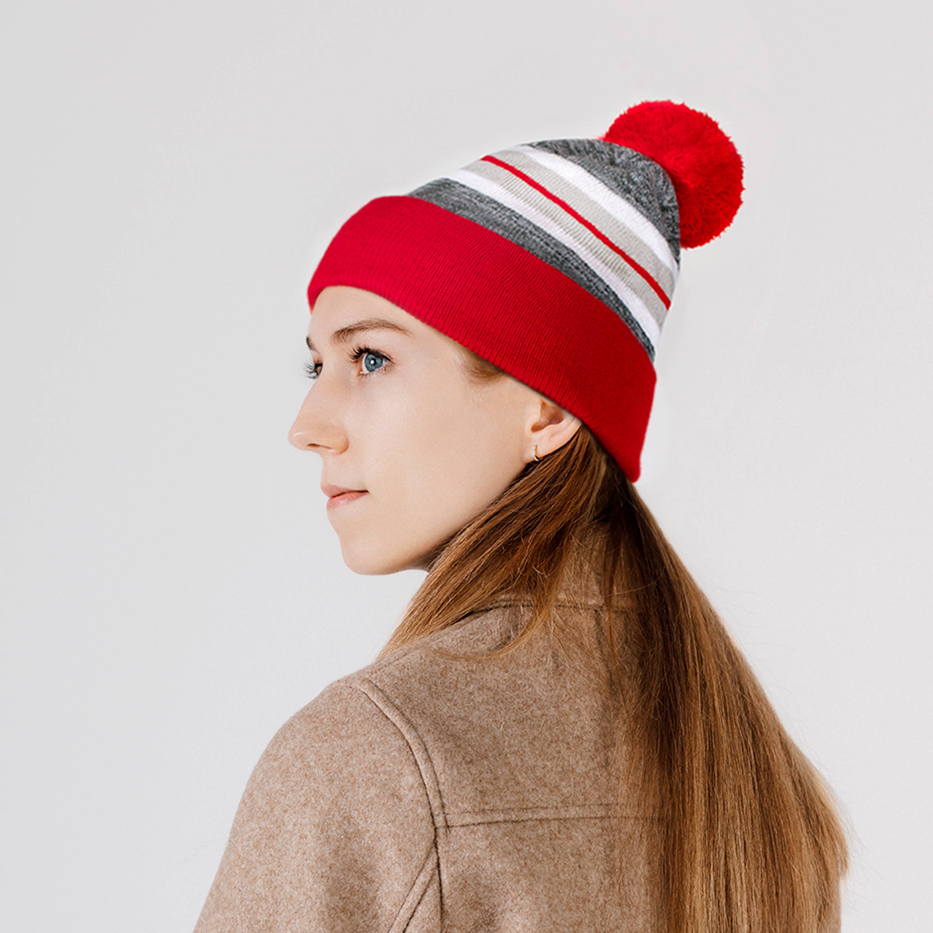 ChoKoLids - Vendita all'ingrosso Berretto - Donna - Berretto sportivo con pompon a righe CHOK.LIDS44