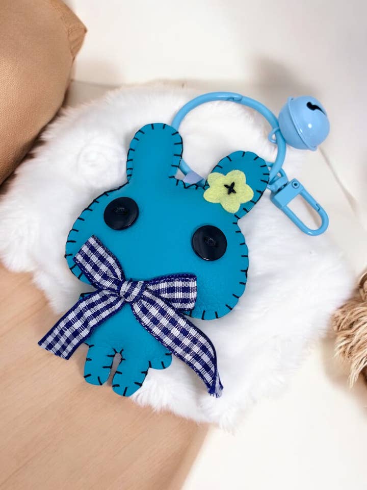 Plush keychain with bell JSG62 for wholesale by BYREN | ÉLINE L'ATELIER