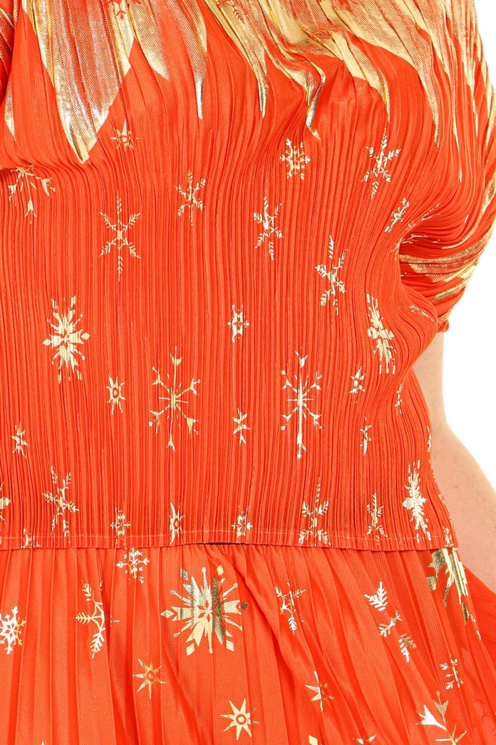 Beulah Style - Wholesale Top & Skirt Set - Women's - Glossy Snowflake Pattern Pleated Top & Skirt Set QM603812