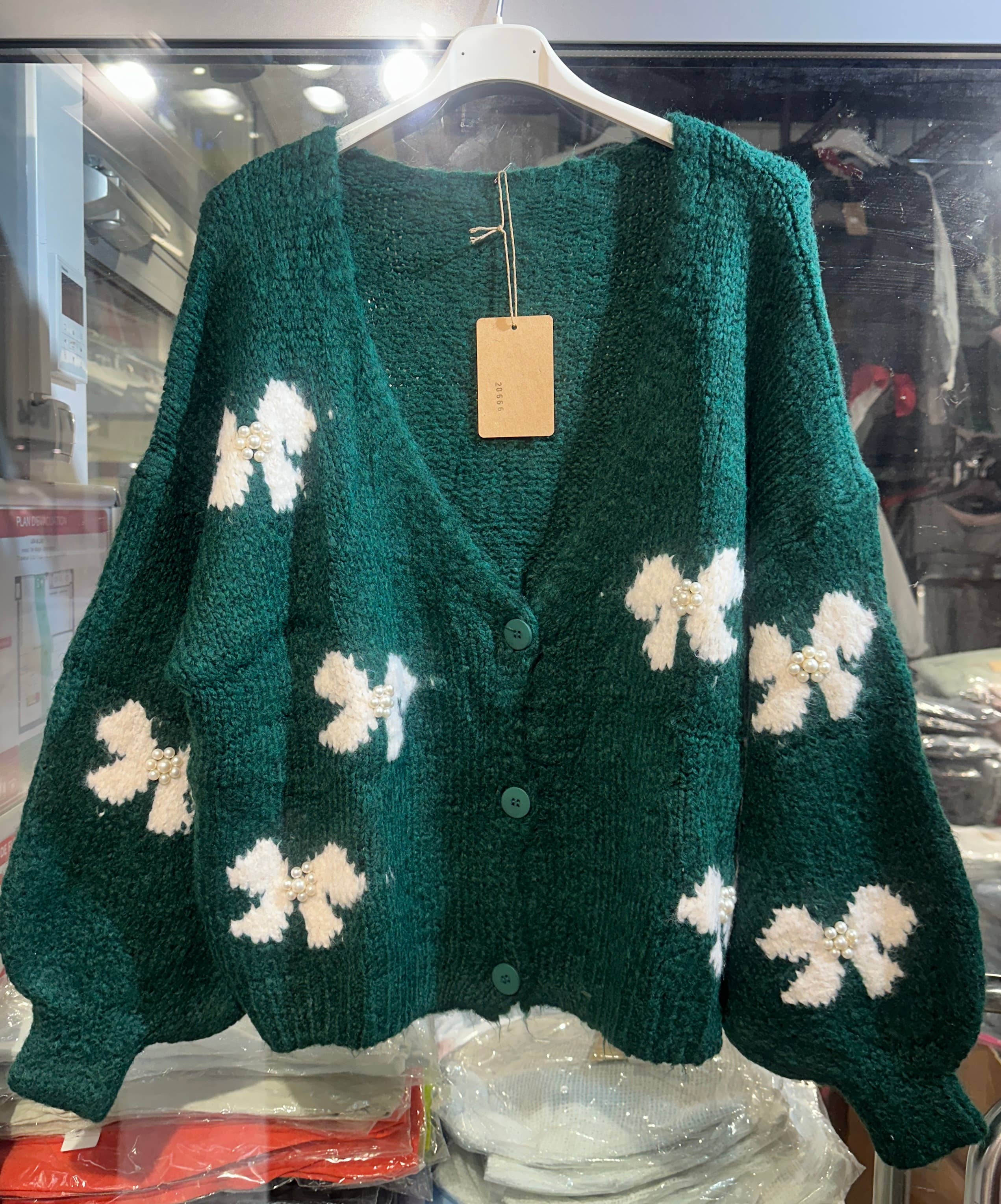 LÉA & LUC - Vente Pull en maille – femme - Gilet motif papillon avec perle REF. 206663