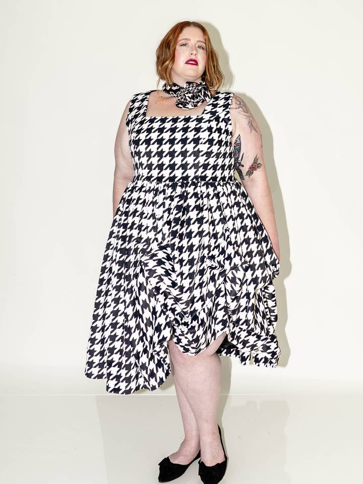 La Robe Viv - Velours Luxe Pied-de-Poule Fou pour la vente par Nikki Marie