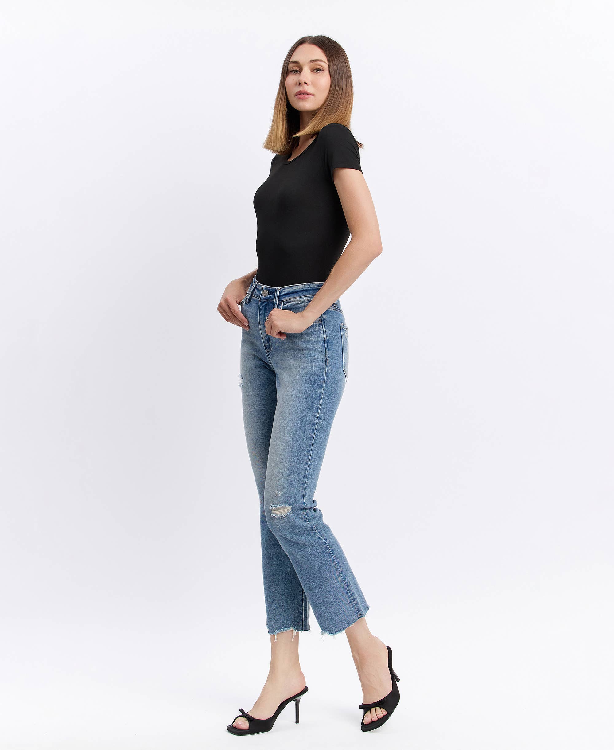 SUNNEY JEAN DROIT TAILLE HAUTE À OURLET BRUT VIEILLI T6665 en vente sur Faire7