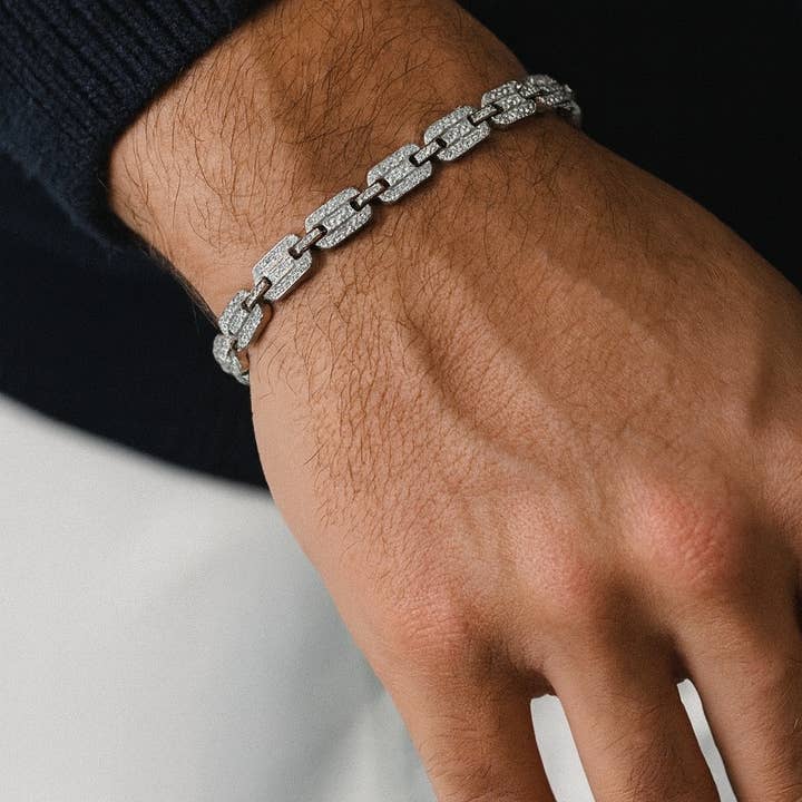 Bracelet à maillons Titan Square pour la vente par Karen Cole Timeless Treasures