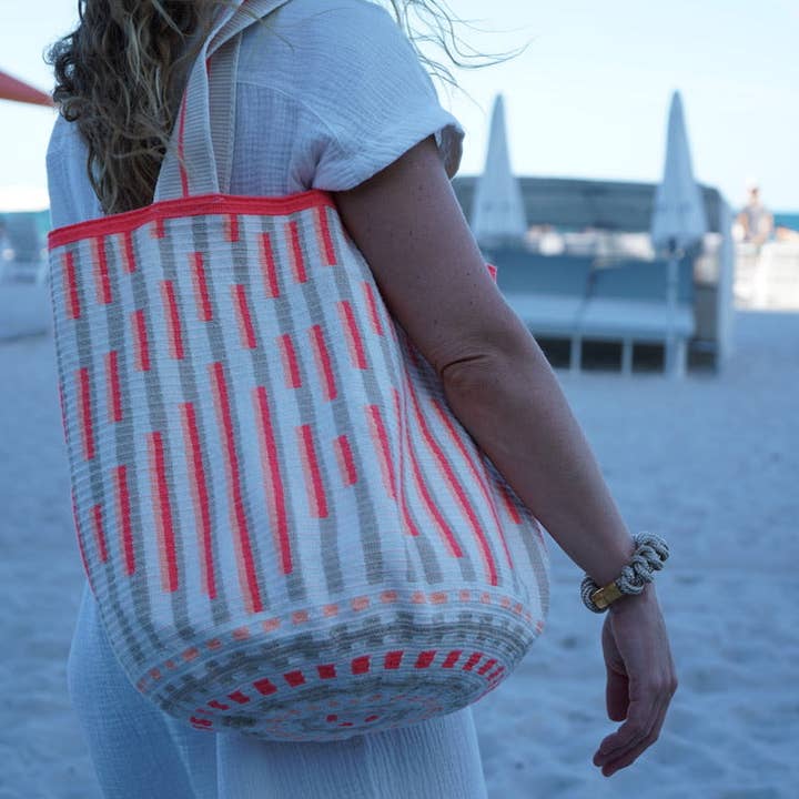 Susu Tote-Koralle für den Großhandel von Vieve