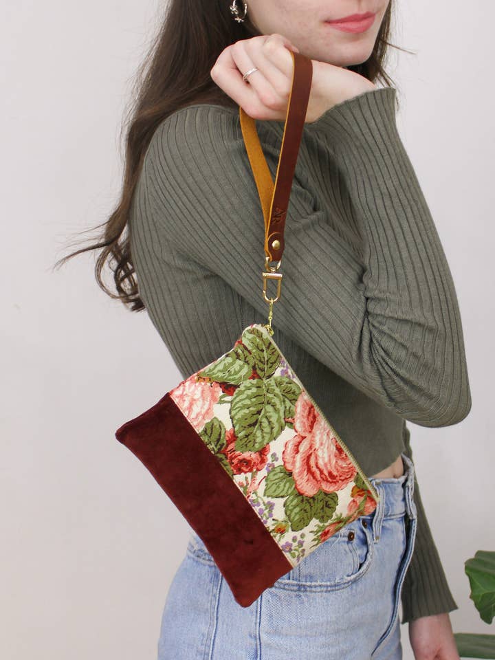 The Teagan Wristlet Purse for wholesale by Ash & Rose