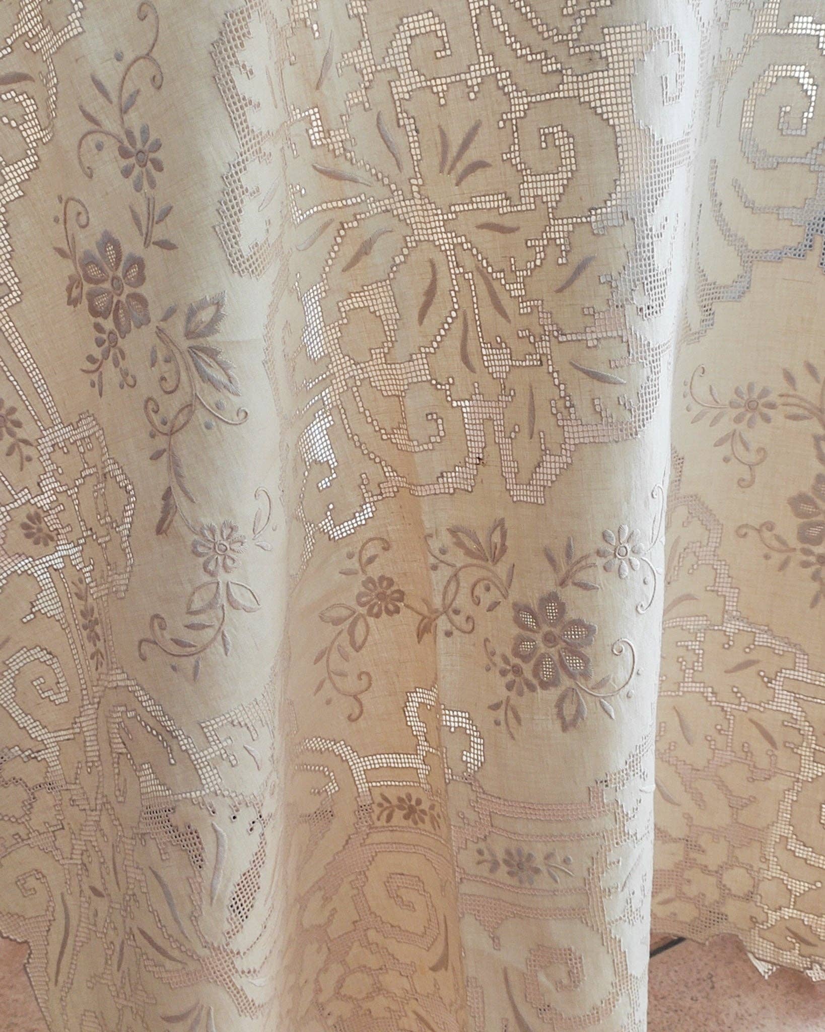 Heyfoo - Wholesale Tablecloth - Sicilian paraded linen tablecloth with 12 napkins8