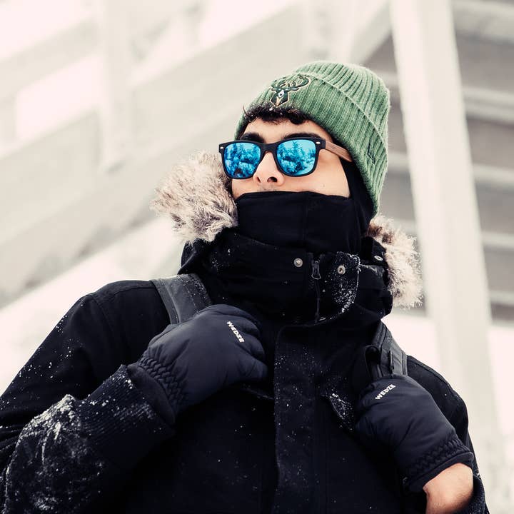 GOWOOD – wholesale Sunglasses – Unisex – Walnut Wood Sunglasses with Blue Mirrored Polarized Lenses