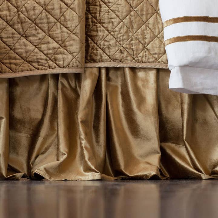 Gonna da letto Chloe arricciata in velluto di paglia 3/22X86 per la vendita all'ingrosso da parte di Lili Alessandra