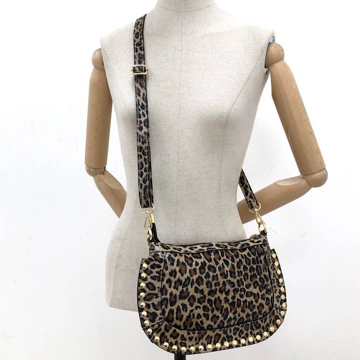 MILANO AMOUR – bolsa tiracolo - Mulher por atacado – BOLSA CROSSBODY VESUV ESTAMPA ANIMA FANTASY STUDS CAMURÇA 4