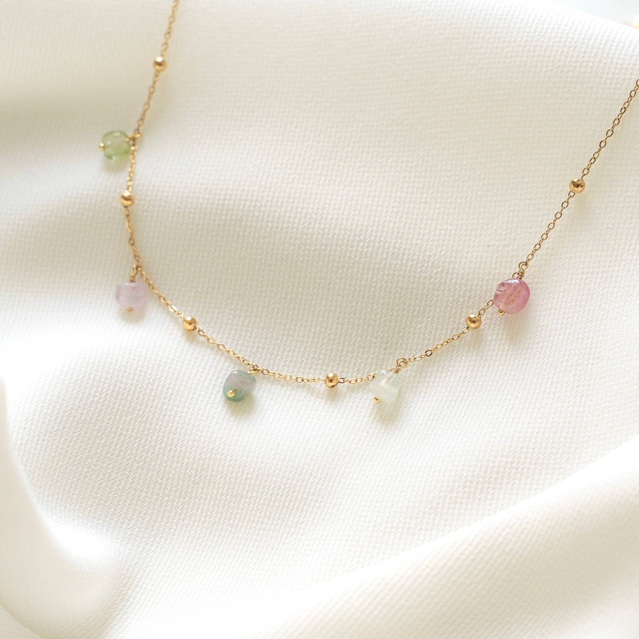 Victoire Collection – Engroshandel Halskæde med vedhæng – Halskæde i rustfrit stål med turmalinperler1