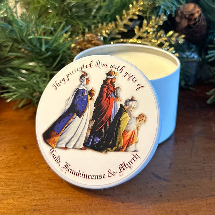 "Or, Encens, Myrrhe" - Bougie en boîte blanche droite de 8 oz pour la vente par Abba Christian Products