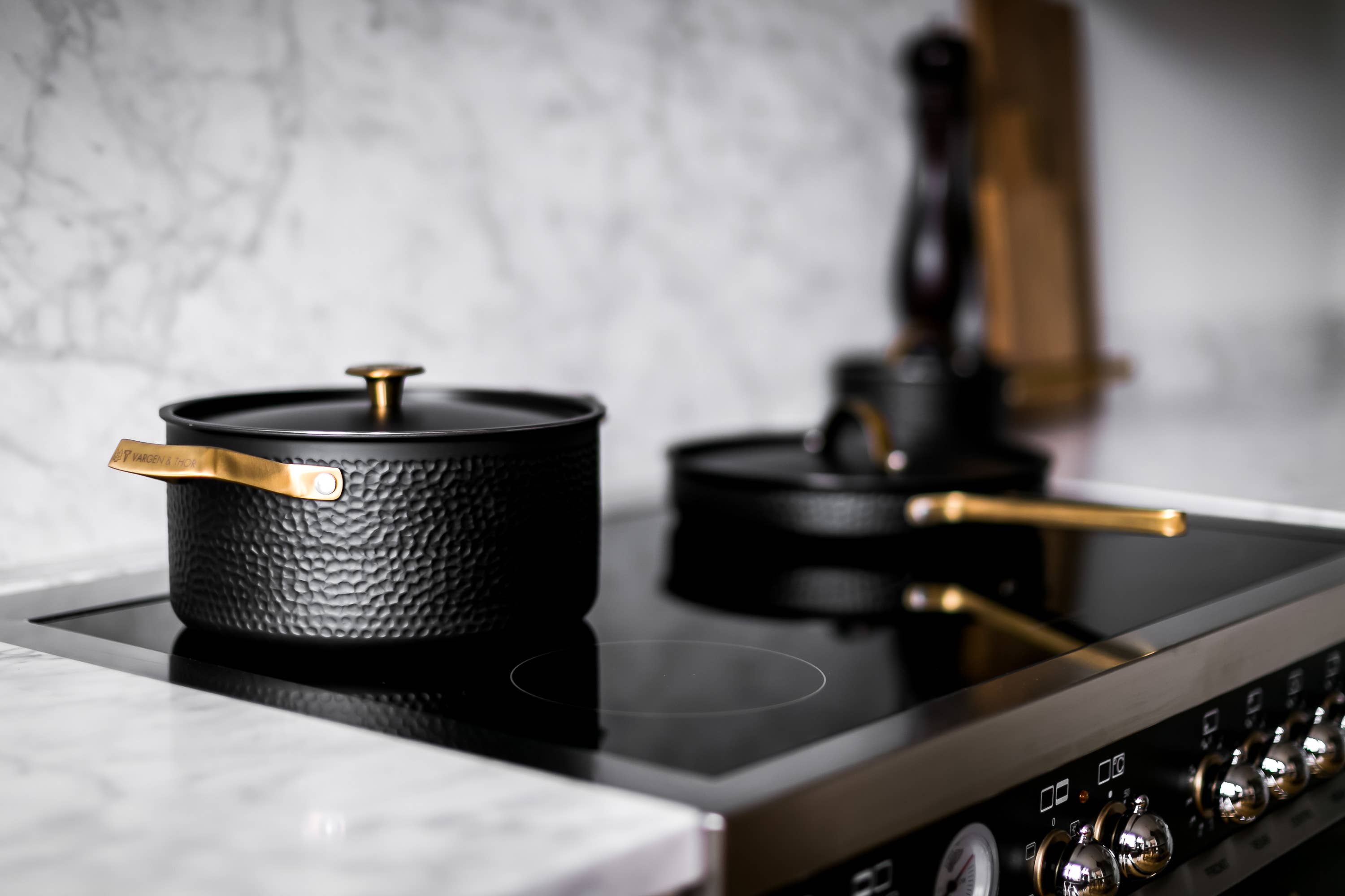 Vargen & Thor - Wholesale Cookware Set - ARVET – Complete Set. Black&Brass2