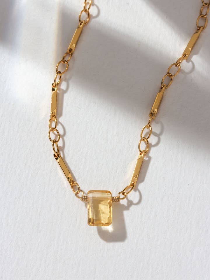 Collier avec pierre de naissance Prism Gems - novembre pour la vente par Luna Norte