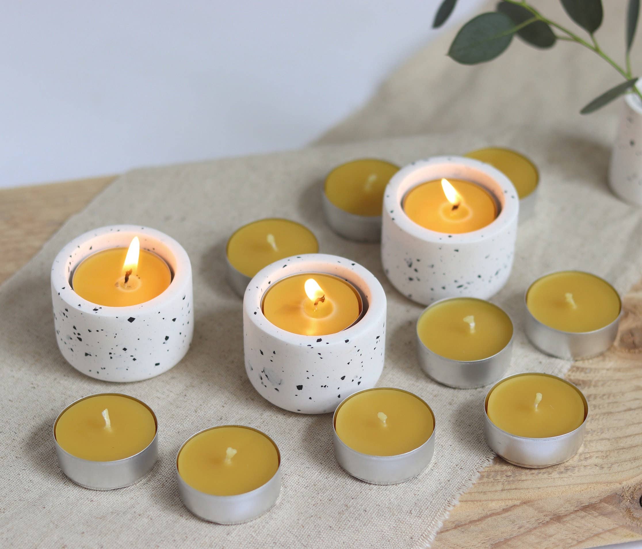 Five Bees Yard – wholesale Tea light candles – Tealight Candles - Beeswax Tea Lights Candles - Long Burn1