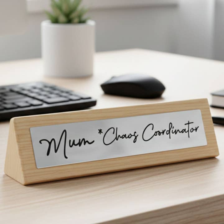 Placa de Secretária em Madeira "Coordenadora do Caos da Mamã" por atacado de Boxer Gifts EU