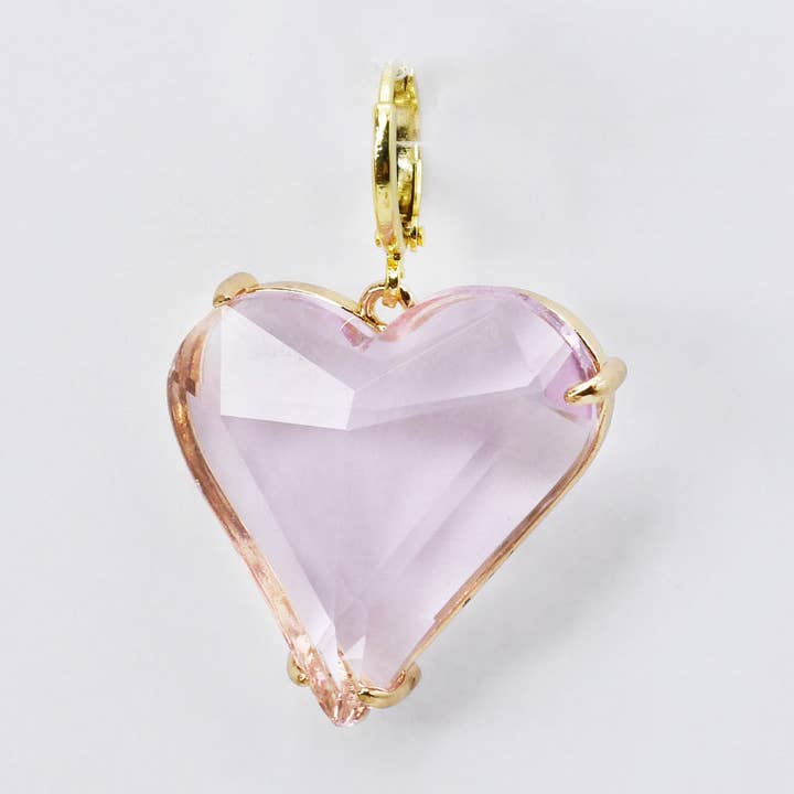 Breloque en forme de cœur rose pour la vente par Treasure Jewels Inc.