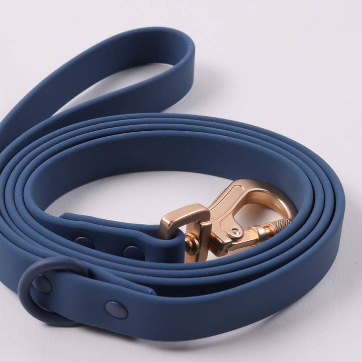 Bracelet Étanche Bleu Marine pour la vente par Shelby