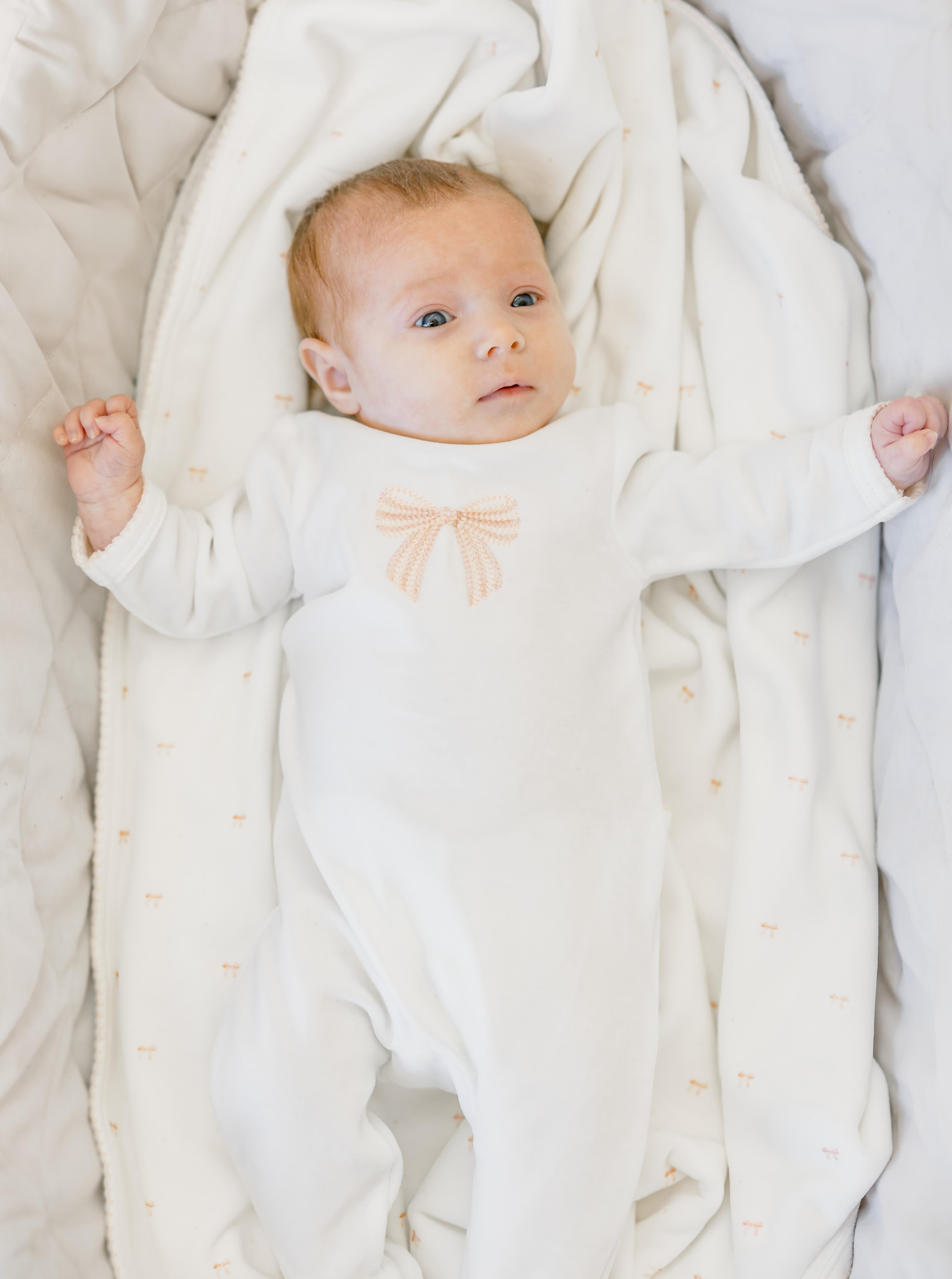 IVO Ensemble de Layette Brodé avec Nœud en vente sur Faire2