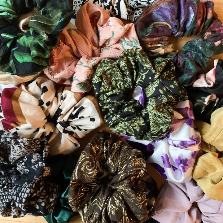 BOLSA SORPRESA SCRUNCHIE para venta al por mayor de Nefarious Clothing