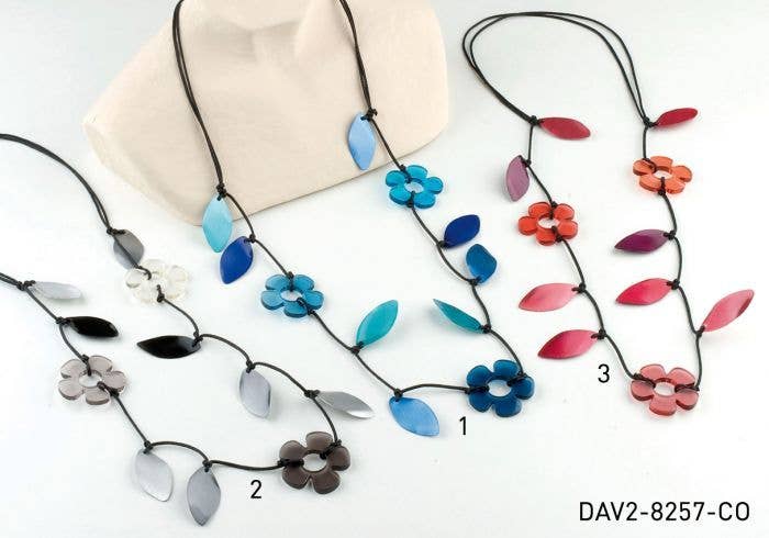 NOA ECCO - Vendita all'ingrosso Girocollo/collier - Collare regolabile con foglie di metallo e fiori di resina.