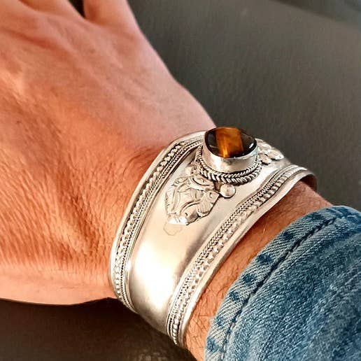 Unique Brand - Wholesale Cuff bracelet - Pokhara Tibetan Bracelet1