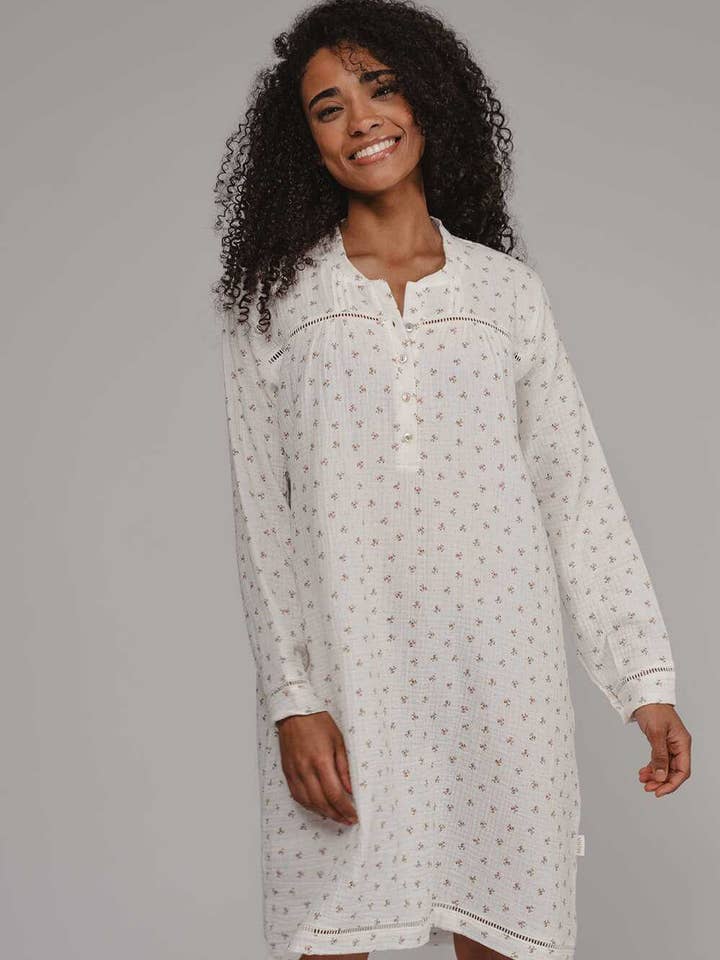 100% katoenen roze nachthemd met bloemetjesprint voor wholesale door Mira Sleepwear