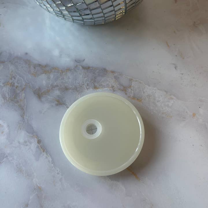 Honey Designs - Wholesale Drink Lids - Plastic Lid for Glass Cans1