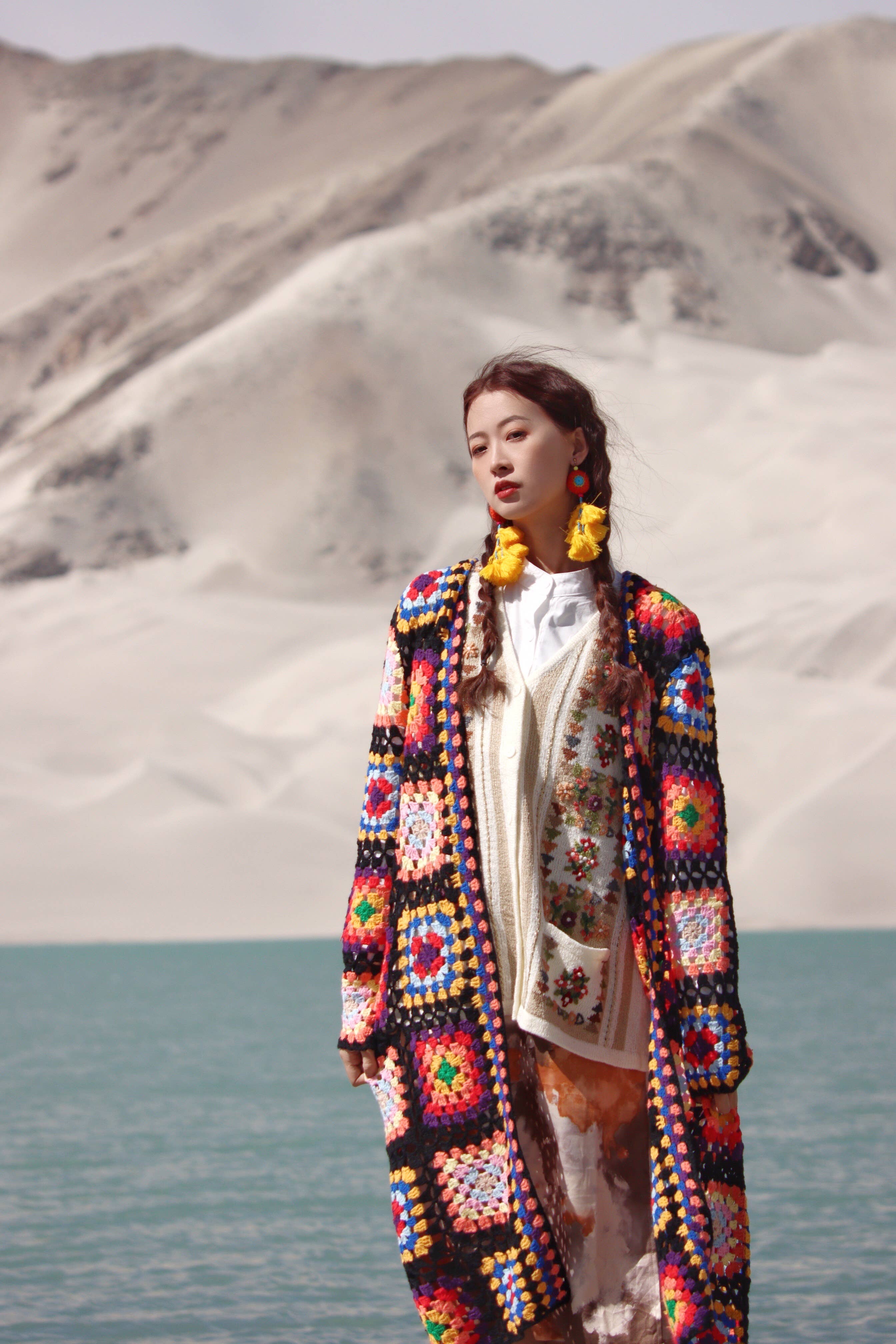 SAACHI - Vente Kimono – femme - Cardigan kimono long en crochet granny à motifs floraux multicolores5