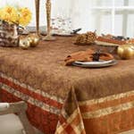 Fennco Styles - Vente Nappes - Nappe carrée de 70 po en coton Fall Leaf1