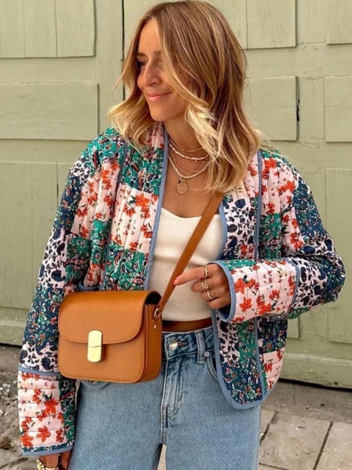 Casaco Acolchoado com Estampa Floral Patchwork por atacado de Soli Echo
