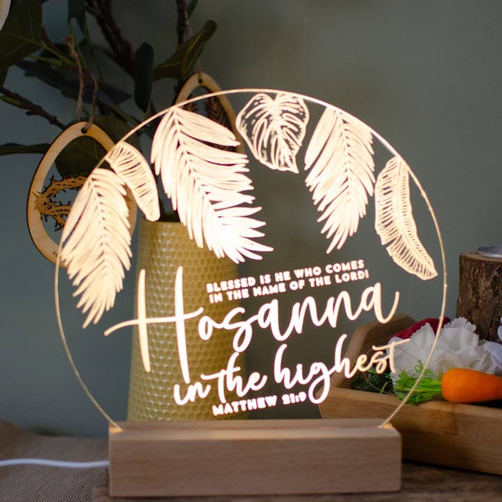 Hosanna dans la plus haute lumière de la scène de Pâques pour la vente par Birch and tides