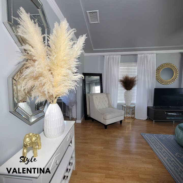 Pampas Design - Wholesale Dried/pressed flowers - Huge XL Fluffy Pampas Grass 1 Stem (3.5ft to 4ft Tall)5