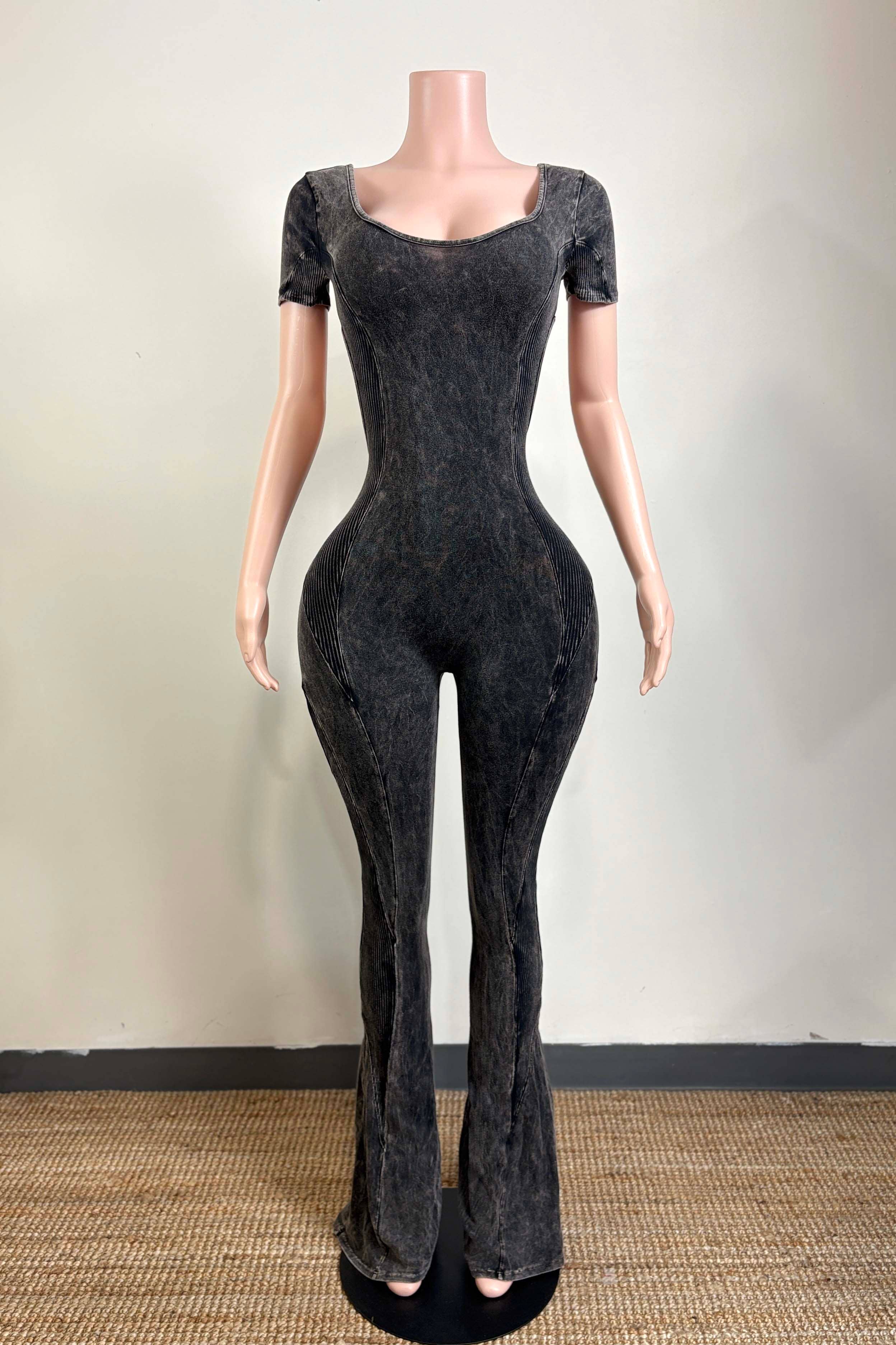 Dalia Studio – wholesale Jumpsuit – Women&#x27;s – MINERAL WASH OPEN BACK FLARE JUMPSUIT8