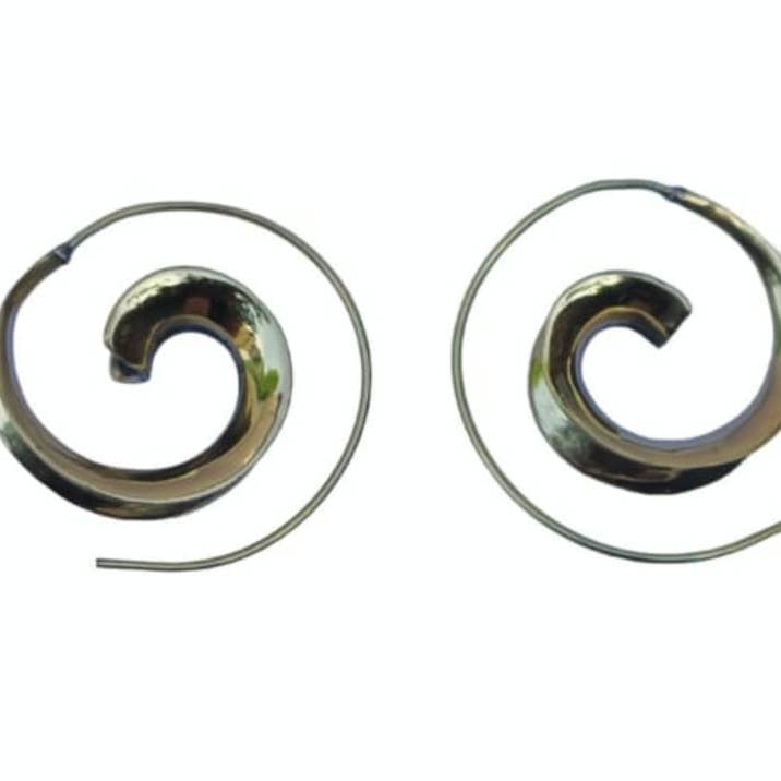 SILVER CAVE - Venta al por mayor Pendientes de aro - Hermosos pendientes de aro de latón en espiral vintage de la India